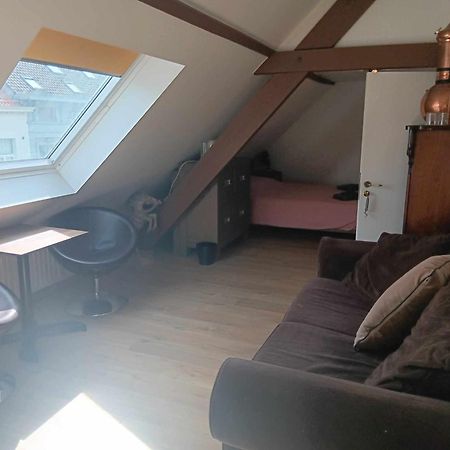 Quartier Leonard Bed & Breakfast Gent Bagian luar foto